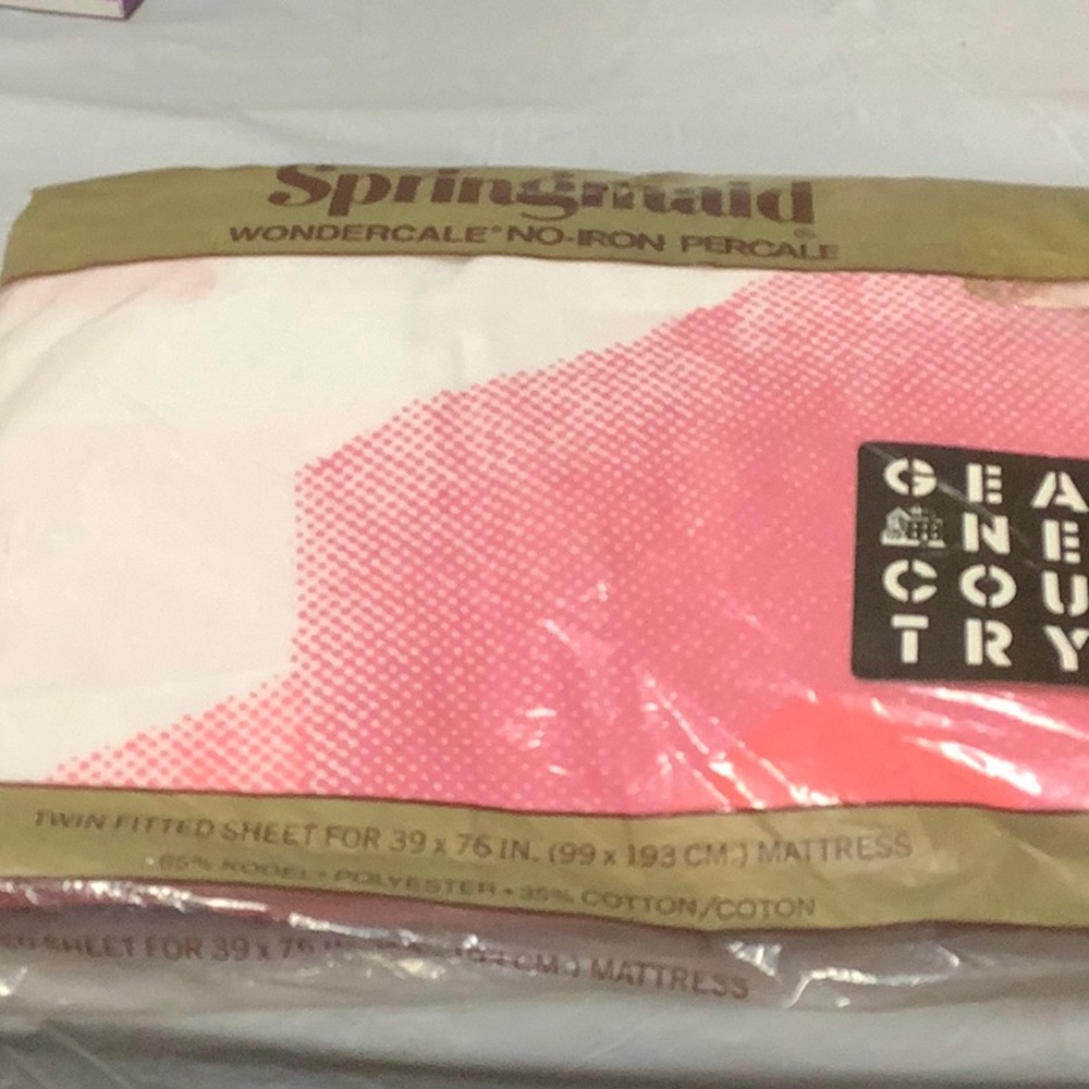 FittedTwin Sheet NWT Spring  Maid no iron